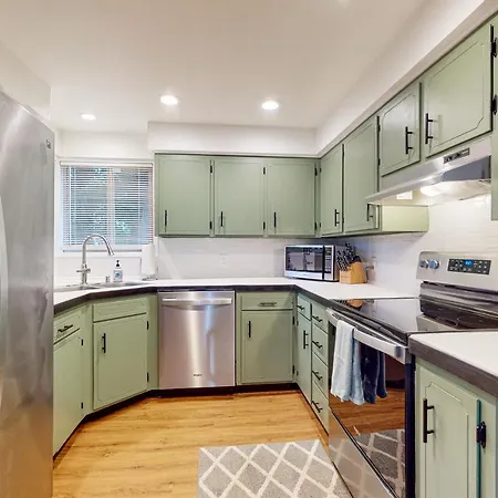 Woodbine Way Retreat Villa